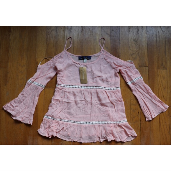 Francesca’s Pink Cold Shoulder Top- never worn- SM - Picture 2 of 4